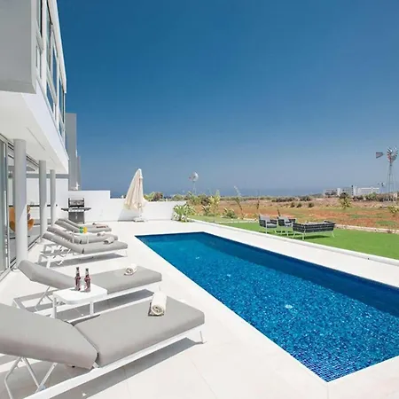 Villa Pearl 13 *