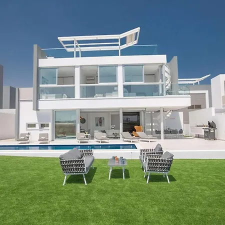 Villa Pearl 13 *