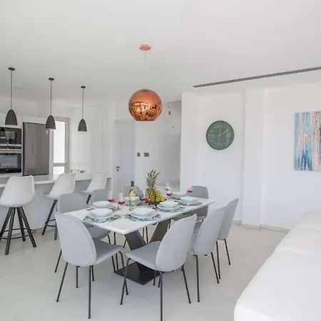Pearl 13 * Protaras